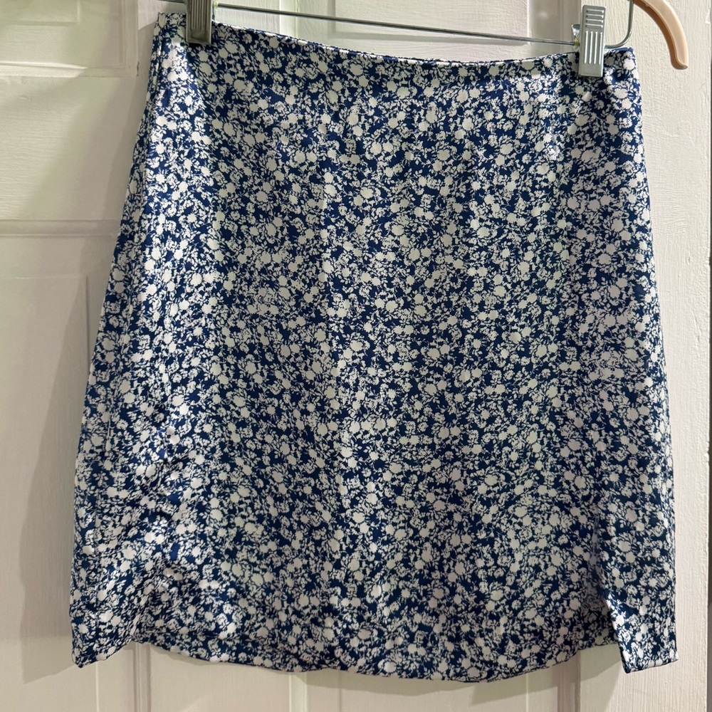 Zara Floral Mini Skirt - like new - size XS